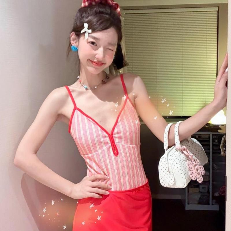 

[Ozawa cilantro] Fresh plaid student one-piece swimsuit slim hot spring vacation swimming bikini swimsuit summer XL