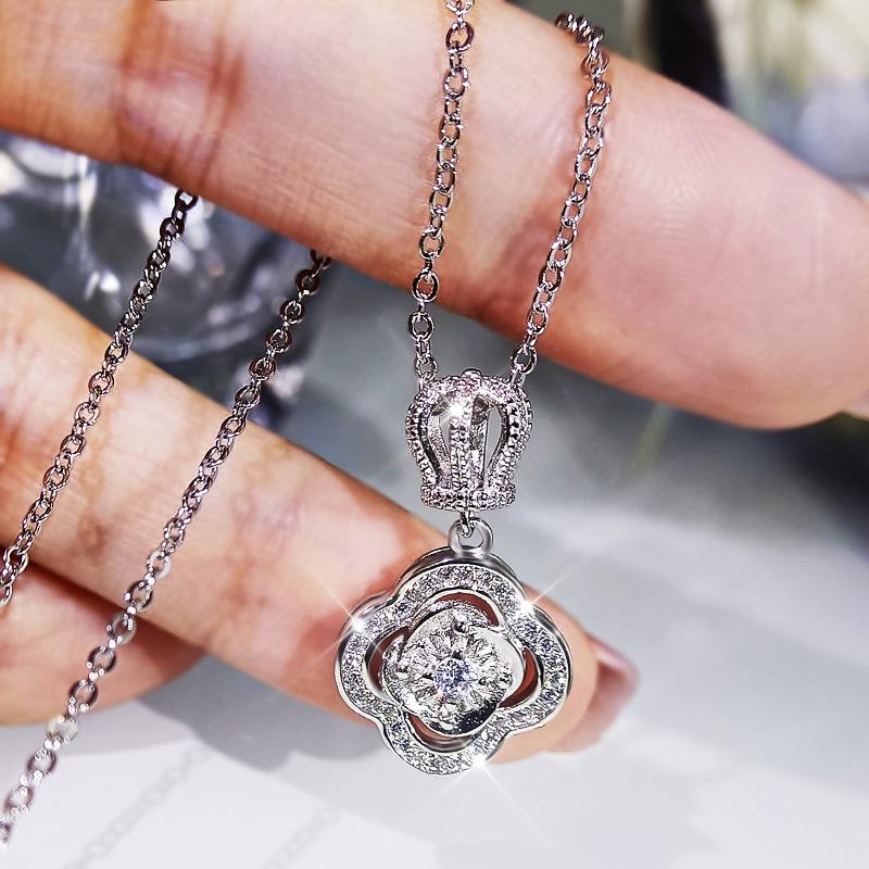 Kleeanhänger für Damen Koreanische Version Einfacher Leichter Luxusanhänger Neue Pulloverketten-Accessoires