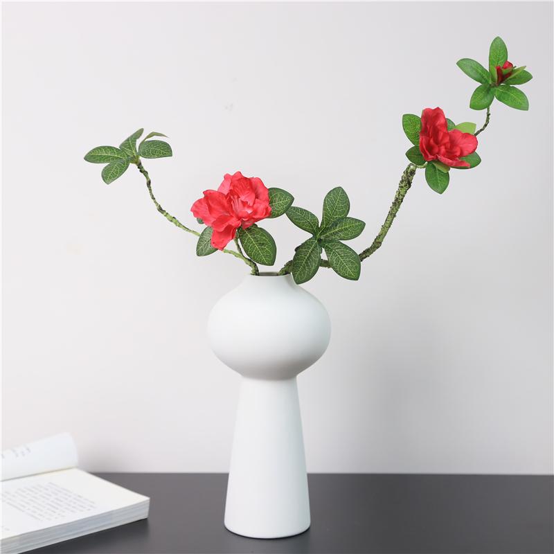 Künstliches Azaleen-Blumenarrangement: Grünpflanzen aus Kunststoff für Tischdekoration