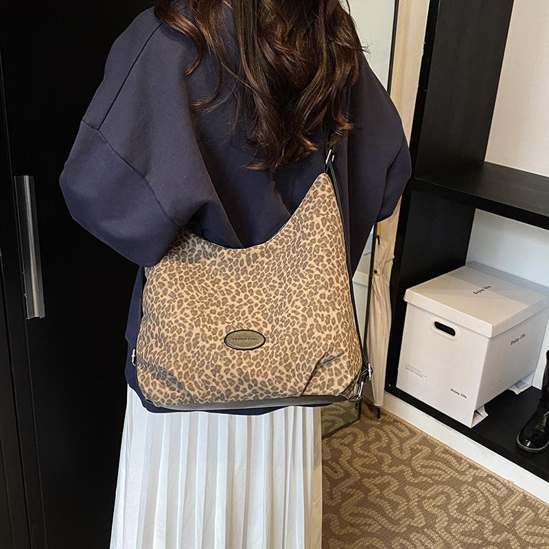 Vintage Backpack Women'S Large-Capacity Leopard Print Tote Bag Commuter Shoulder Bag To Work