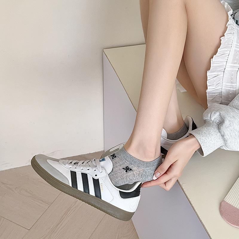 Black and White Bow Shallow Socks for Women, Thin, Versatile, Breathable, Sweat-absorbent, Anti-slip and Invisible Boat Socks for Spring and Summer