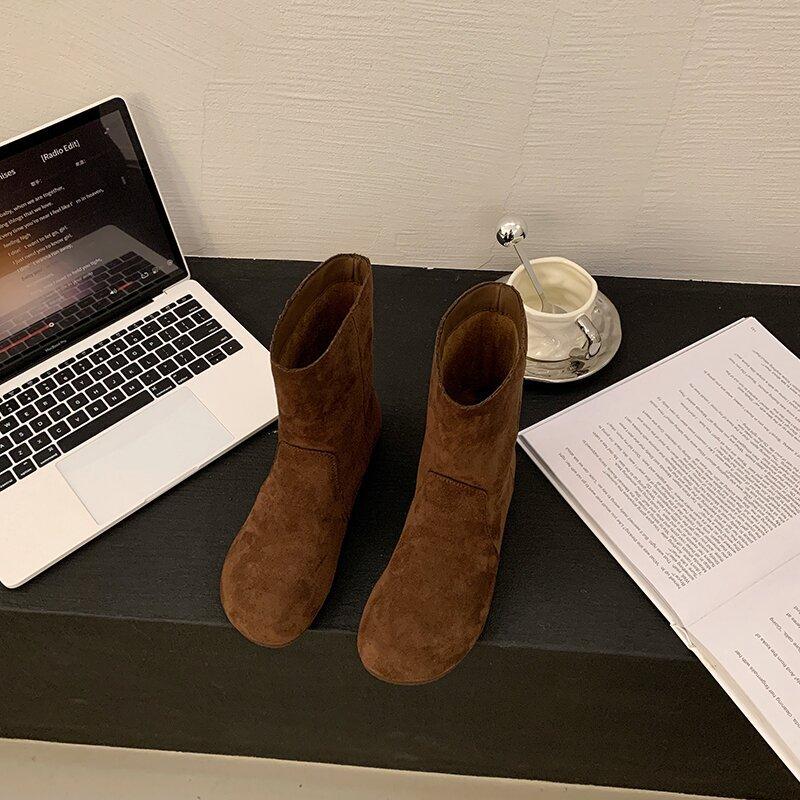 

Винтажные кожаные ботинки Женские ботинки на плоской подошве Осенние новые матовые ботинки Мартин из коровьей кожи 40 темно-коричневого