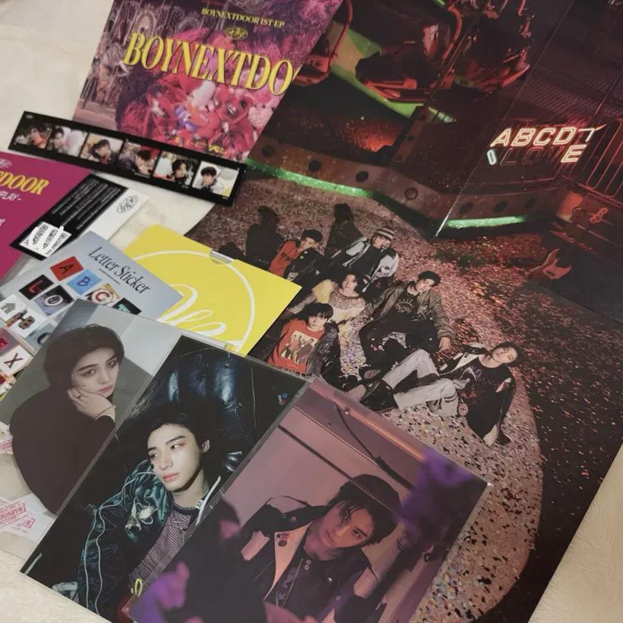 

BOYNEXTDOOR Дверь Boynextdoor Почему Dazed Ver. Запечатанный