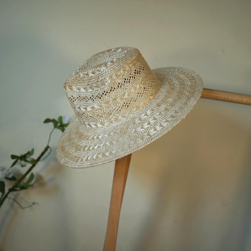 Japanese Retro Spring And Summer Fashion Woven Sisal Flower Jazz Top Hat Men'S And Women'S Vacation Beach Sunscreen Sunshade Straw Hat