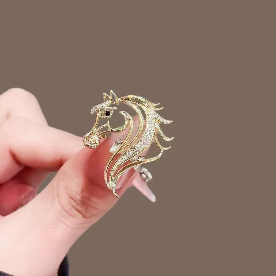 Elegant Pearl Brooch - High-End Minimalist Clothing Accessory
