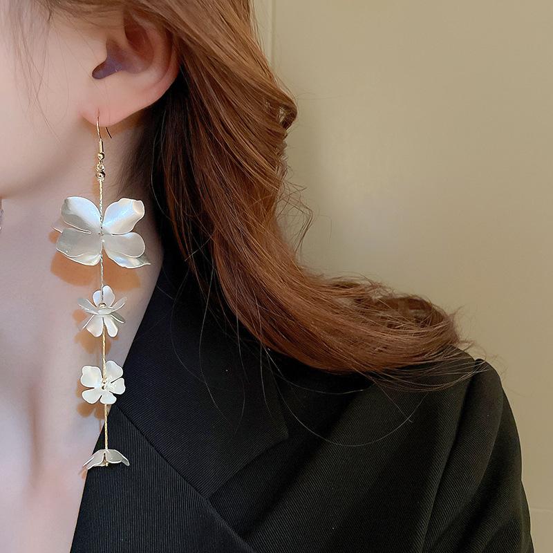 GemChic Damen-Ohrringe, Blume, Super-Fee, lange Quaste, Ohrbügel, Nische, leicht, luxuriös, Tropfenohrringe, Schmuckgeschenk für Geburtstag und Weihnachten