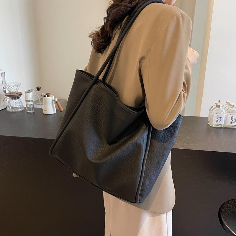 Leisure Commuting Large-capacity Bag Women's New Autumn and Winter Fashion Shoulder Bag Simple Casual Tote Bag