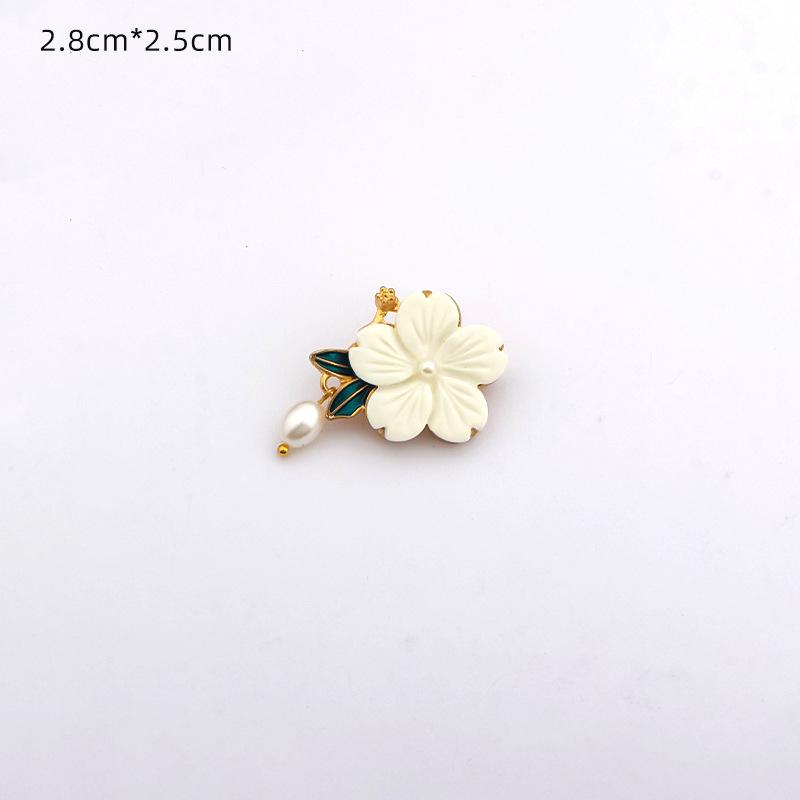 Chinesische Quastenbrosche mit Pipa, Ruyi, Fächer, Pfau, Wolken und Perle für Hanfu/Cheongsam