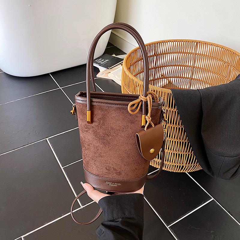 

Autumn 2025 Large Capacity Korean Crossbody Bucket Handbag for Women 20x11.5x20 cm кофейный