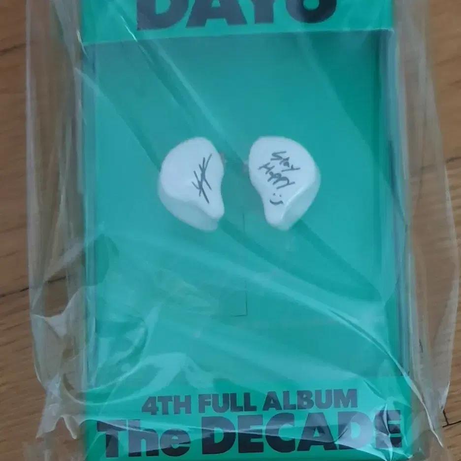 DAY6 4th Studio Album The DECADE In-ear Young K