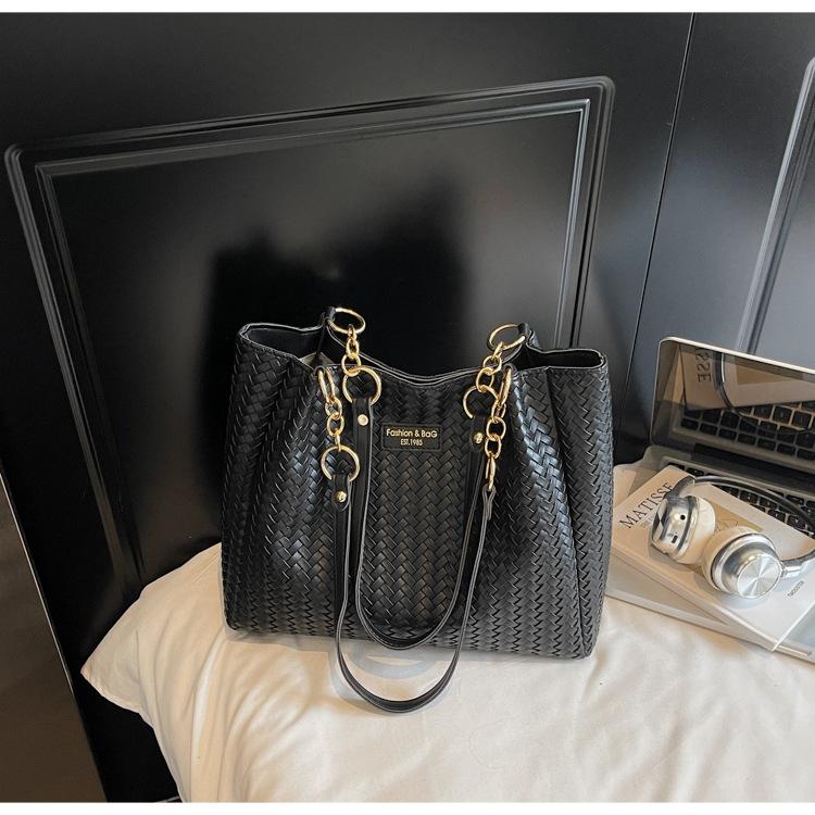 Tote bag women's 2025 new casual retro commuter bag large capacity shoulder bag woven underarm bag