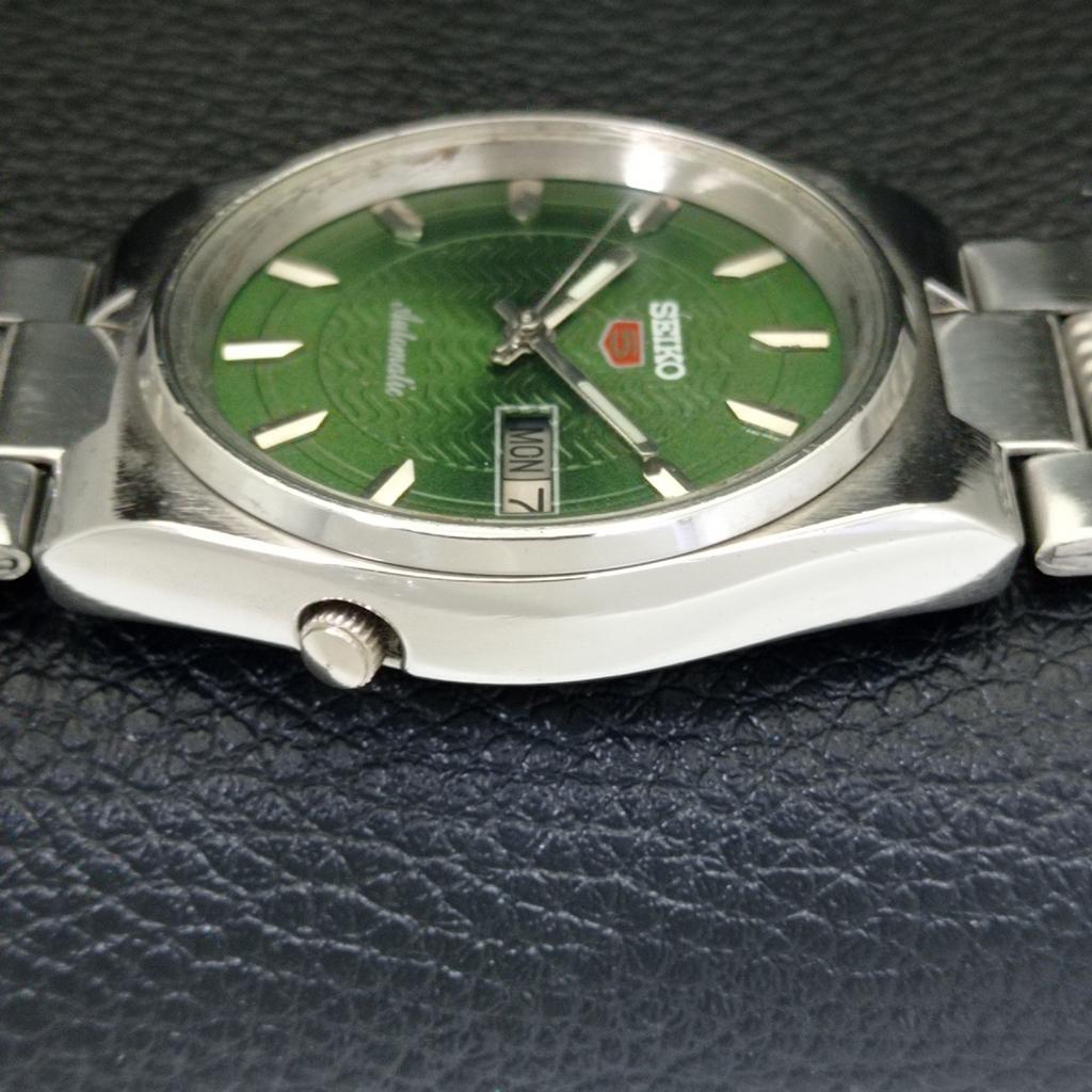 GENUINE VINTAGE SEIKO 5 AUTOMATIC 7019A JAPAN MENS GREEN DIAL WATCH a701592-5 R206b-a701592