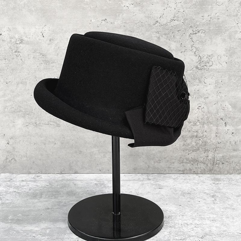 

Short Brim Fashion Styling Bow Woolen Woolen Basin Hat Women Show Small Face Elegant Beret Warm Top Hat Winter M（56-58cm） чорний