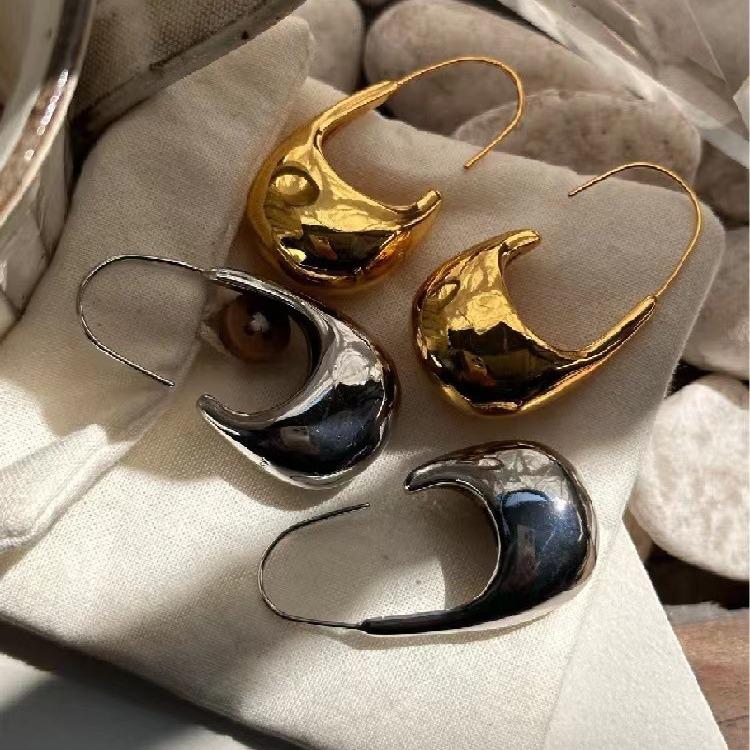 

Geometric Hollow Gold-Plated Minimalist Earrings for Women