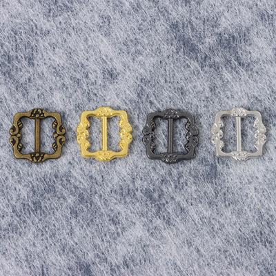 Naaien en breien – Gespen