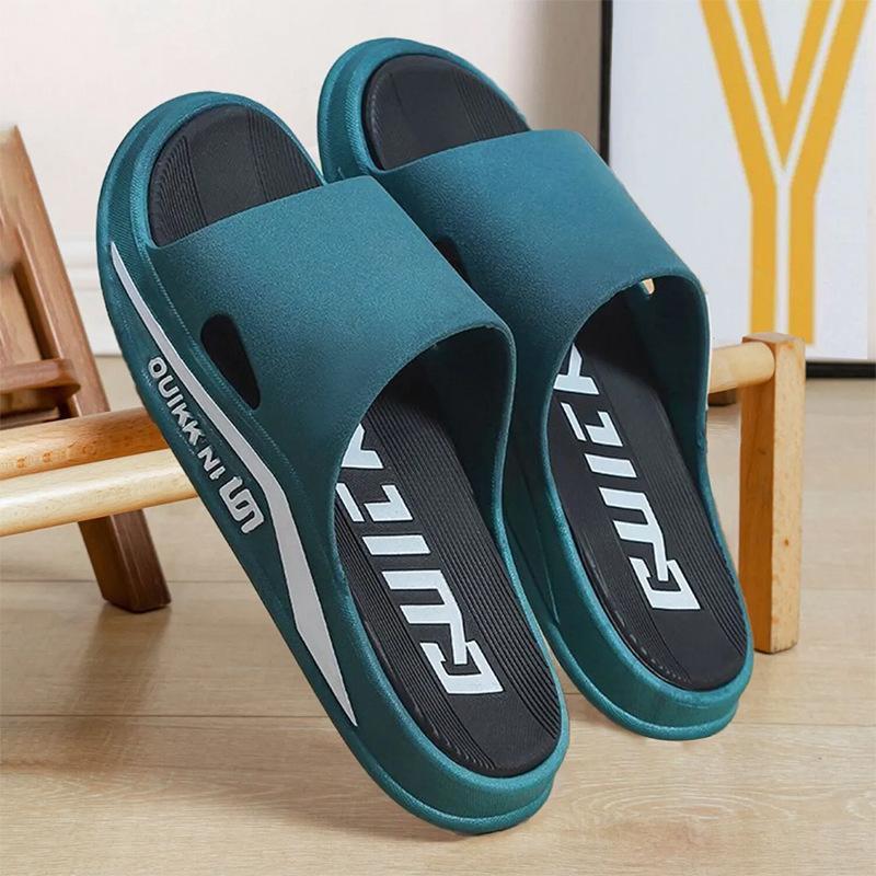 Summer slippers men's wear deodorant and non-slip fashion two-color versatile home wear-resistant bathroom bath cool slippers