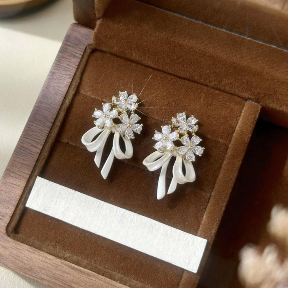 Hot Selling Light Luxury High-end Silk Ribbon Bow Earrings, Niche Unique Exquisite Fashion High-end Earrings