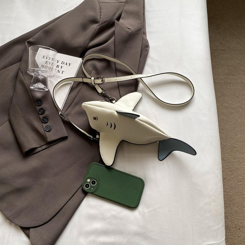 Cute Shark Bag 2025 New Japanese Cartoon Girl Fashion Niche Versatile Crossbody Round Bag