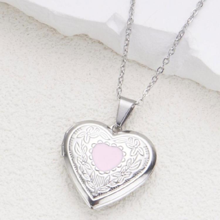 Metal Necklace with Heart Shaped Locket Pendant Adjustable Neckchain Ornament