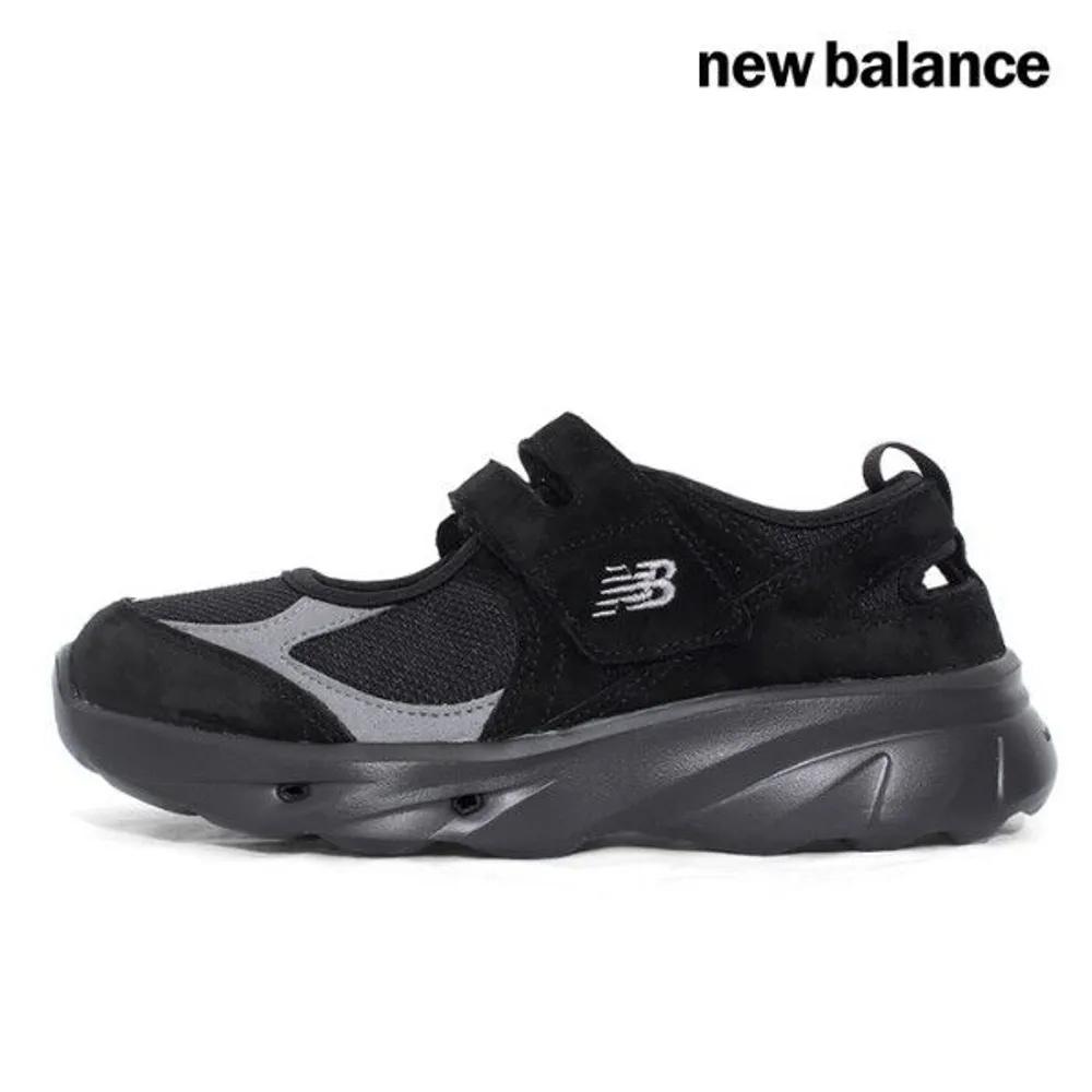 [New Balance] Breeze Black Sneakers (SD2203BK)