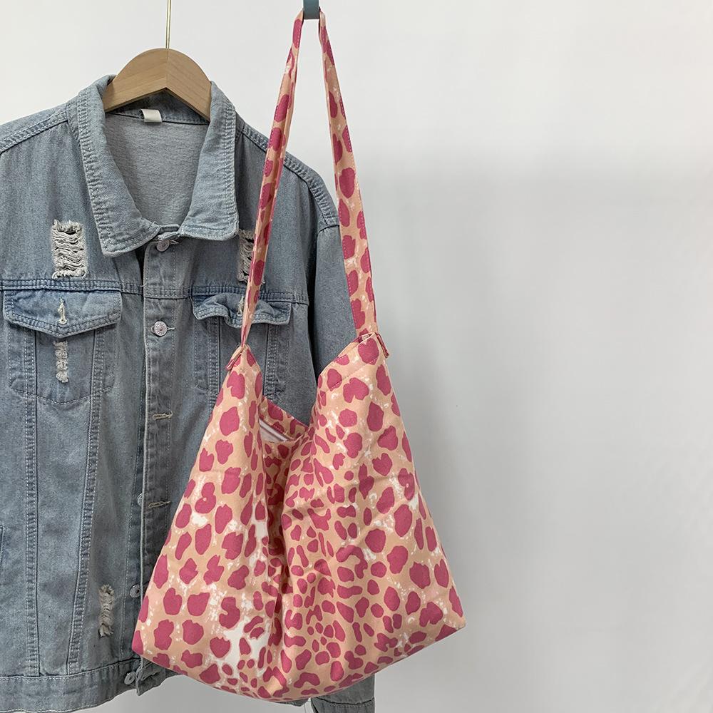 A Crossbody Bag with A Zipper and A Large-capacity Single-shoulder Shopping Bag