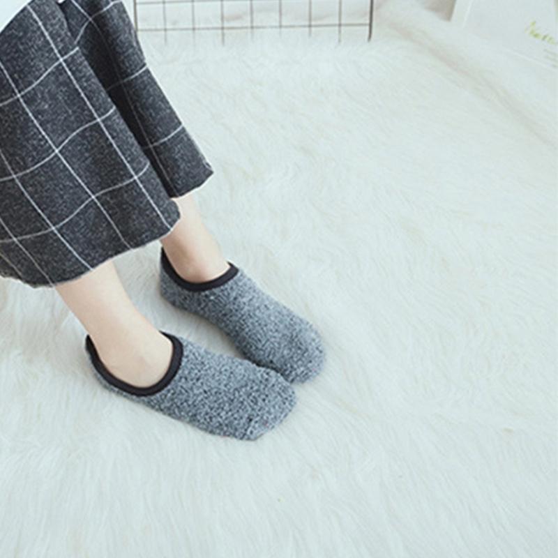 Grip Fuzzy Socks for Women Thick Warm Slipper Socks Soft Fuzzy Hospital Socks with Grip Soft Home Sleeping Socks