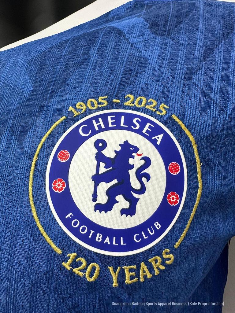 2526 Voetbalshirts: Chelsea, Wolves, Lissabon, Everton, River Plate, Cougars, Atlético Nacional - Thuis & Uit