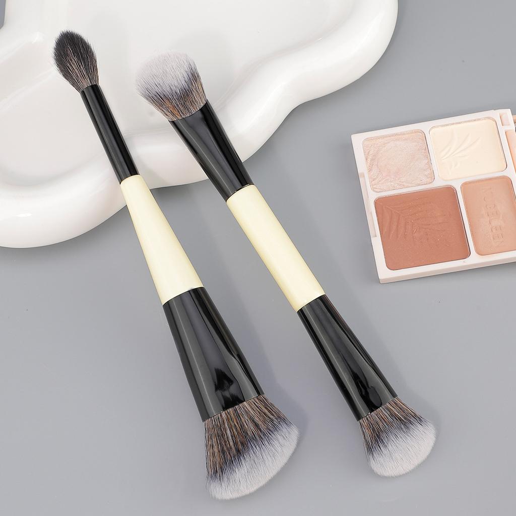 Doppelköpfiger Make-up-Pinsel Schwarz und Weiß Puderpinsel Rougepinsel Flammenpinsel Pflege Schönheitswerkzeug Quelle