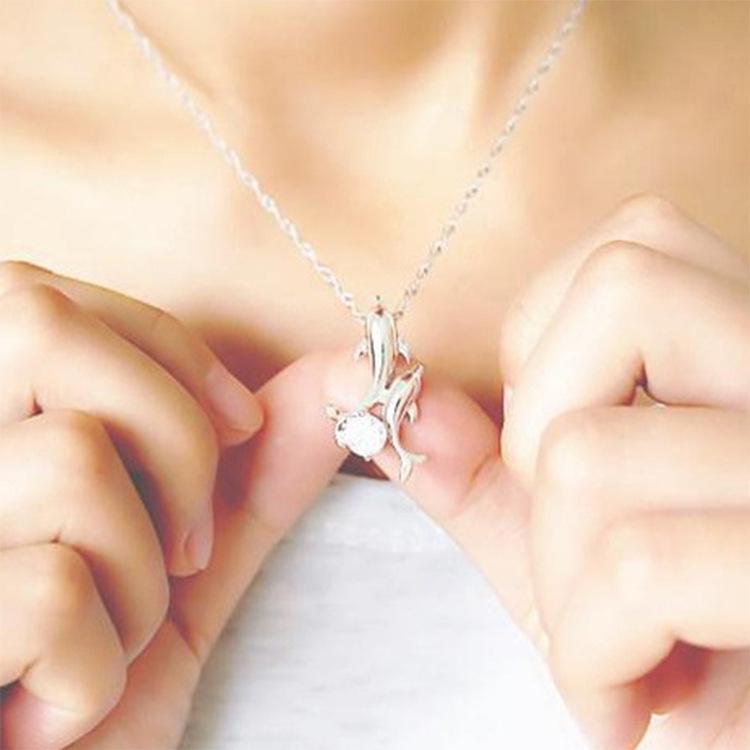 Romantische Doppel-Delfin-Halskette Anhänger für Frauen - Elegantes Schmuckstück