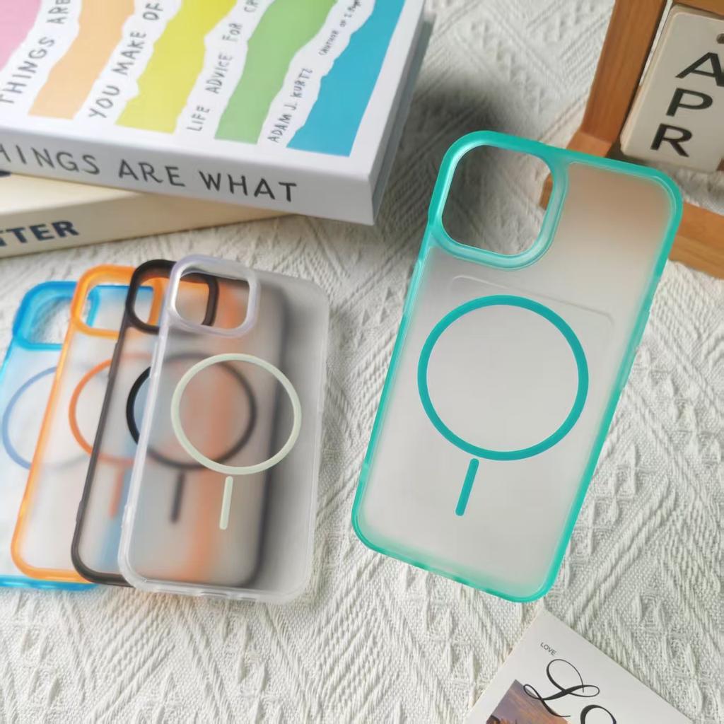 Frosted fine magnetic strip mobile phone case is suitable for Apple 16promax protective case iPhone13/14/15 anti-drop.