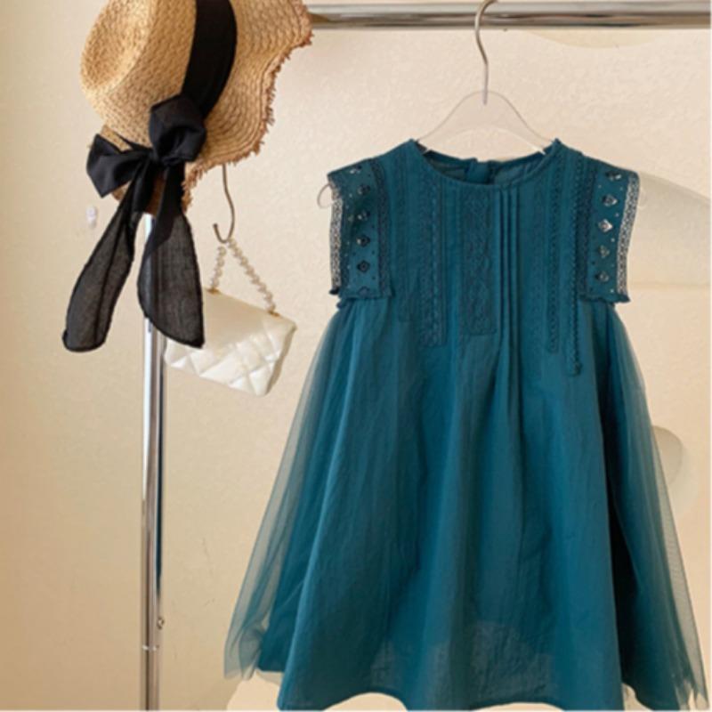 Letní dívčí tyrkysové síťované šití velká sukně bez rukávů krajkové princeznovské šaty
