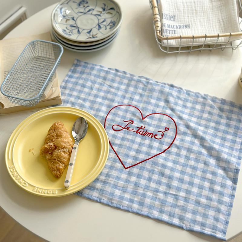 1Pc Photography Props Fresh Sweet Decorative Cloth Originality Cotton Rural Style Checkered Placemat Home Decor Love Embroidery
