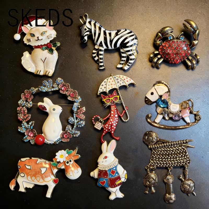 SKEDS Vintage Animal Brooch Exquisite High-end Design Rabbit Cat Dog Pin Elegant Corsage Accessory Coat Sweater Badge Gift