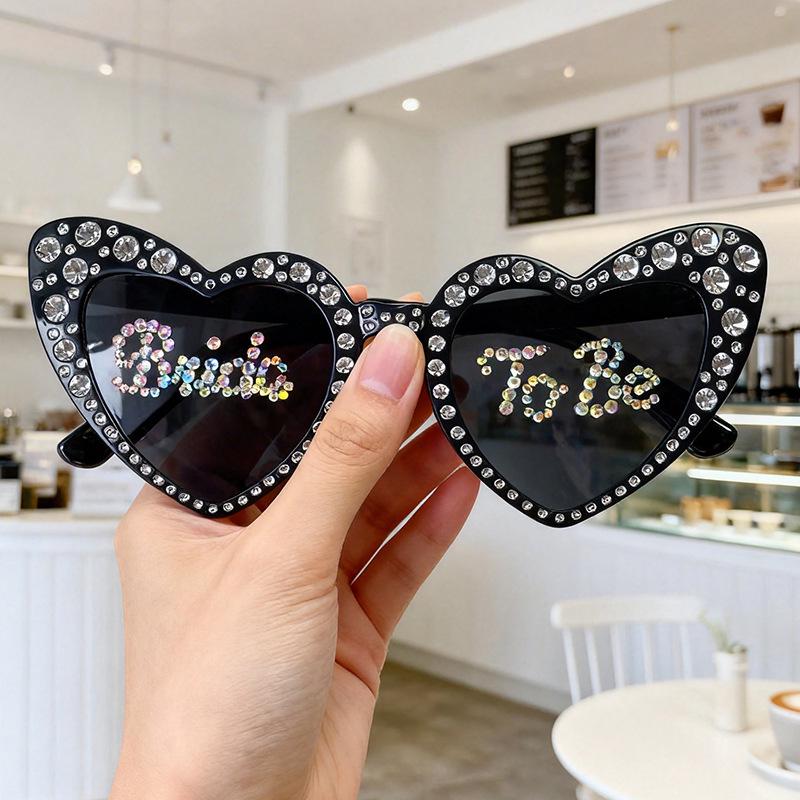 2026 New Cross Love Rhinestone Party Sunglasses for Men  Women - Street Style European  American Fashion чёрный