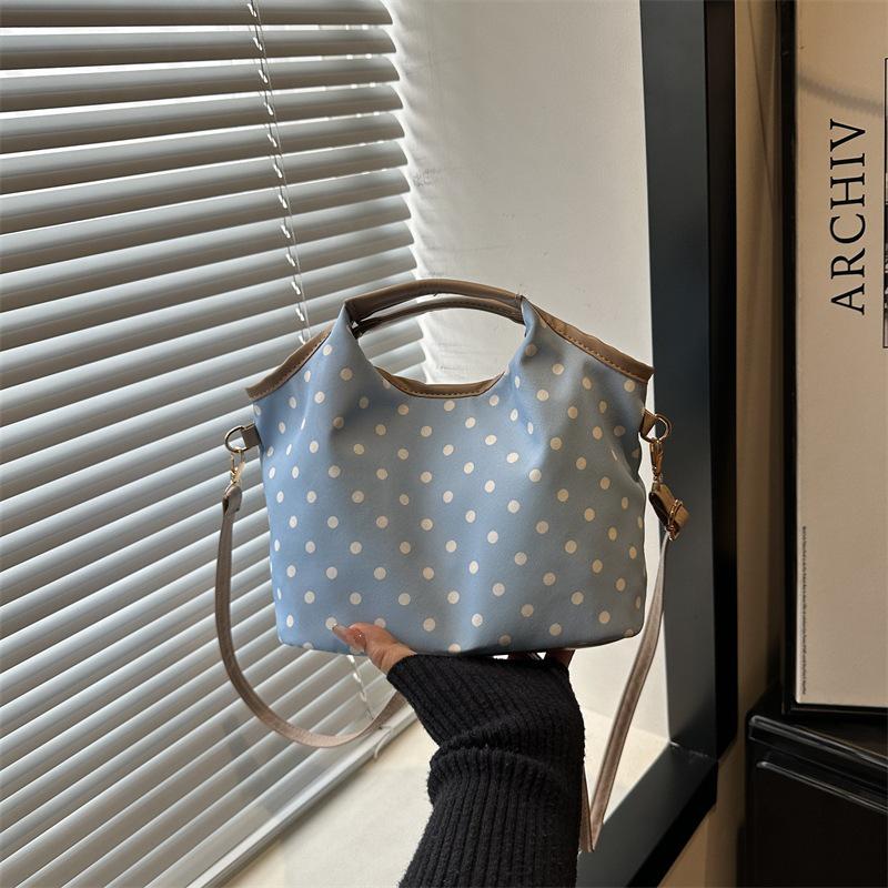 Koreanische gepunktete Knödeltasche: Süße, geräumige Umhänge- und Schultertasche für Damen
