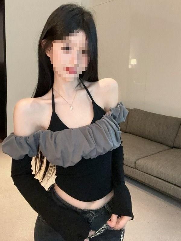 Private Style Oversize Oneshoulder Blouse With Color Block Ruffle For Autumn Wear
