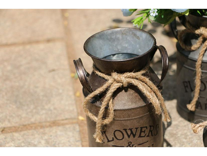 Retro-Style Milk Jug Shaped Iron Flower Bucket for Dried Arrangements