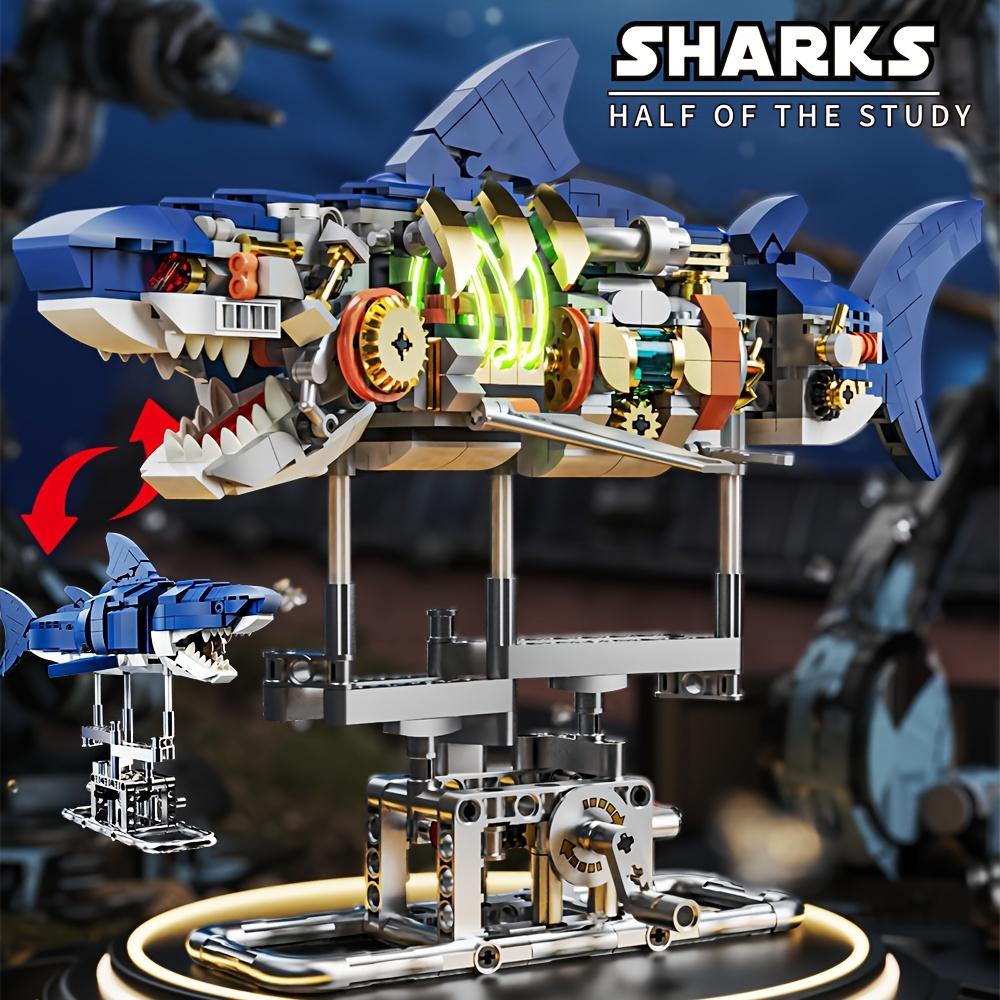 Shark Sea Creatures Building Set, Marine Animal Building Blocks Toys With Display Stand And Light, STEM Toys For Crossing Sea Lovers, 687 Pieces