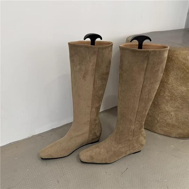 Botki na koturnie z zamszu z kwadratowym noskiem dla kobiet 2025 jesień i zima nowe modele ale kozaki do kolana wersja koreańska modne botki z cholewką dla w