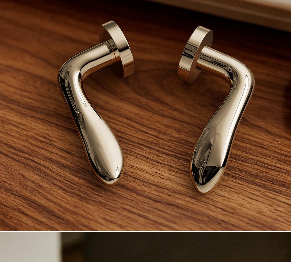 BAGB Silent Luxury Wooden Bedroom Door Handle Lock