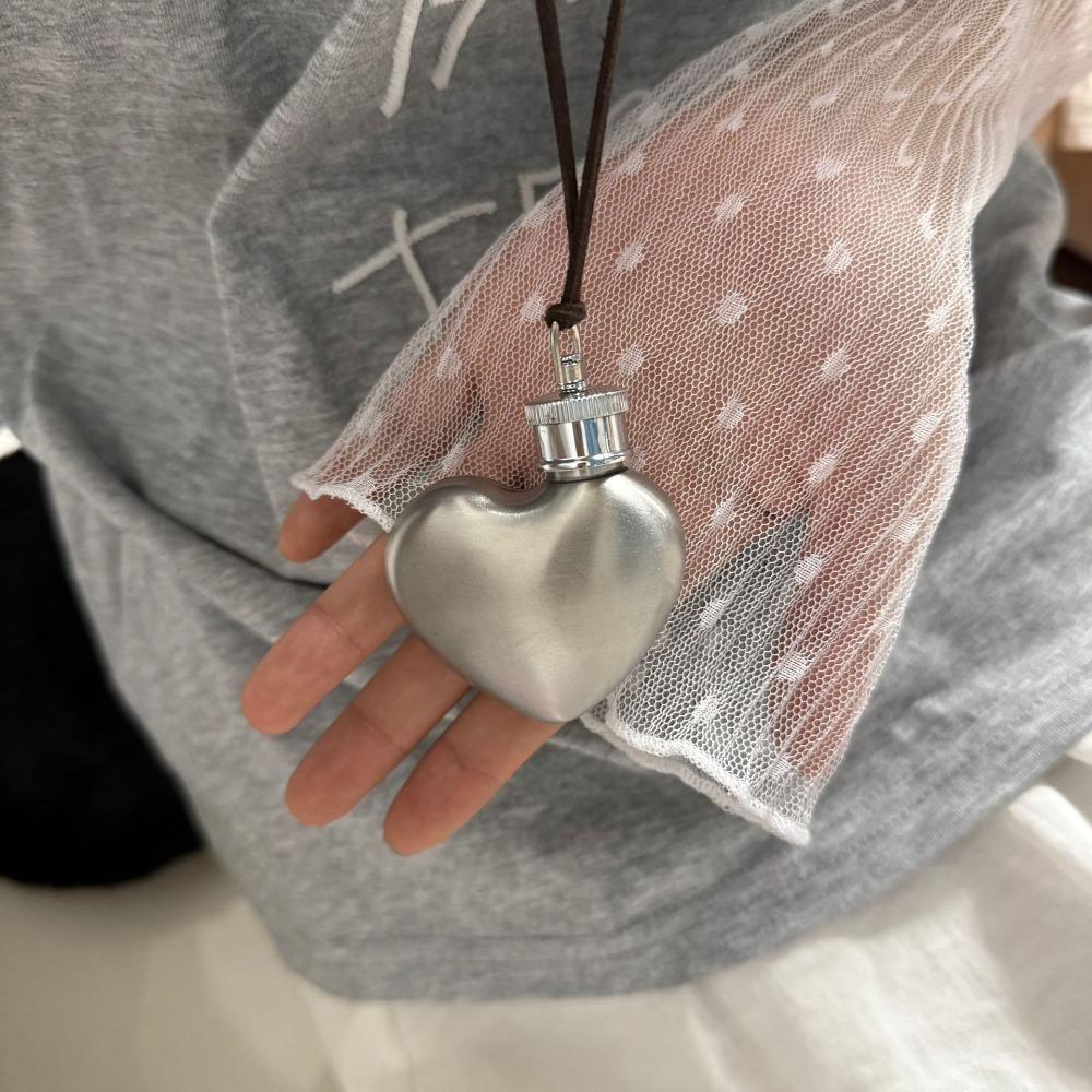 1 Oz Heart Hip Flask Food Grade Stainless Steel Wine Pot Portable Wine Flask Pendant  Gift