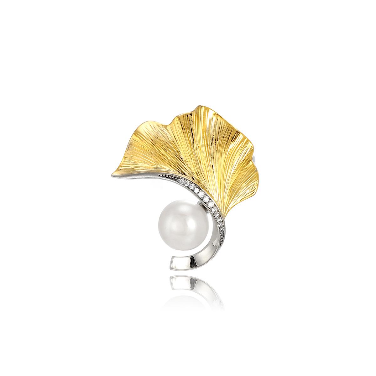 Exquisite Vintage Two-Tone Gold & Silver Ginkgo Leaf Brooch with Freshwater Pearl