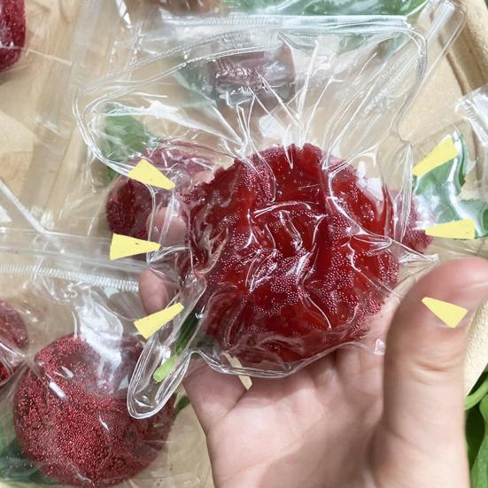 Realistisches Wachsbeeren Slow-Rising Quetschspielzeug Weiches TPR Fidget zur Stressbewältigung Niedliches Früchte-förmiges Dekompressions-Gadget für Kinder Erwachsene