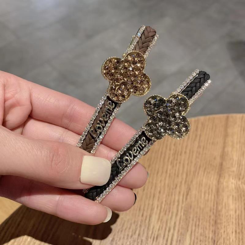 Koreańska Moda Cyrkoniowy Pleciony Klips do Włosów - Styl Celebryty Internetowej, Wszechstronna Spinka Kaczuszka