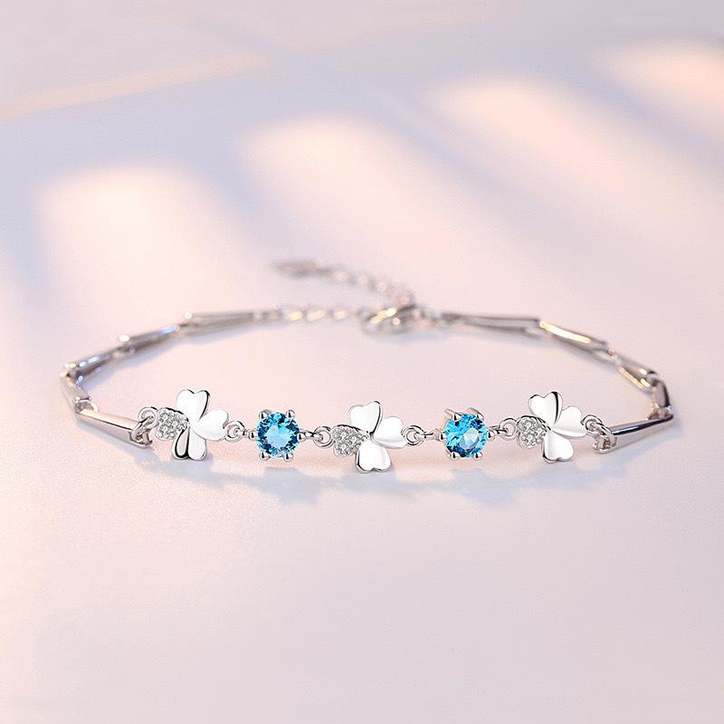 Four-leaf Clover Diamond-encrusted Bracelet Light Luxury High-end Women's New Niche Design Zircon Jewelry for Girlfriend's Birthday Gift