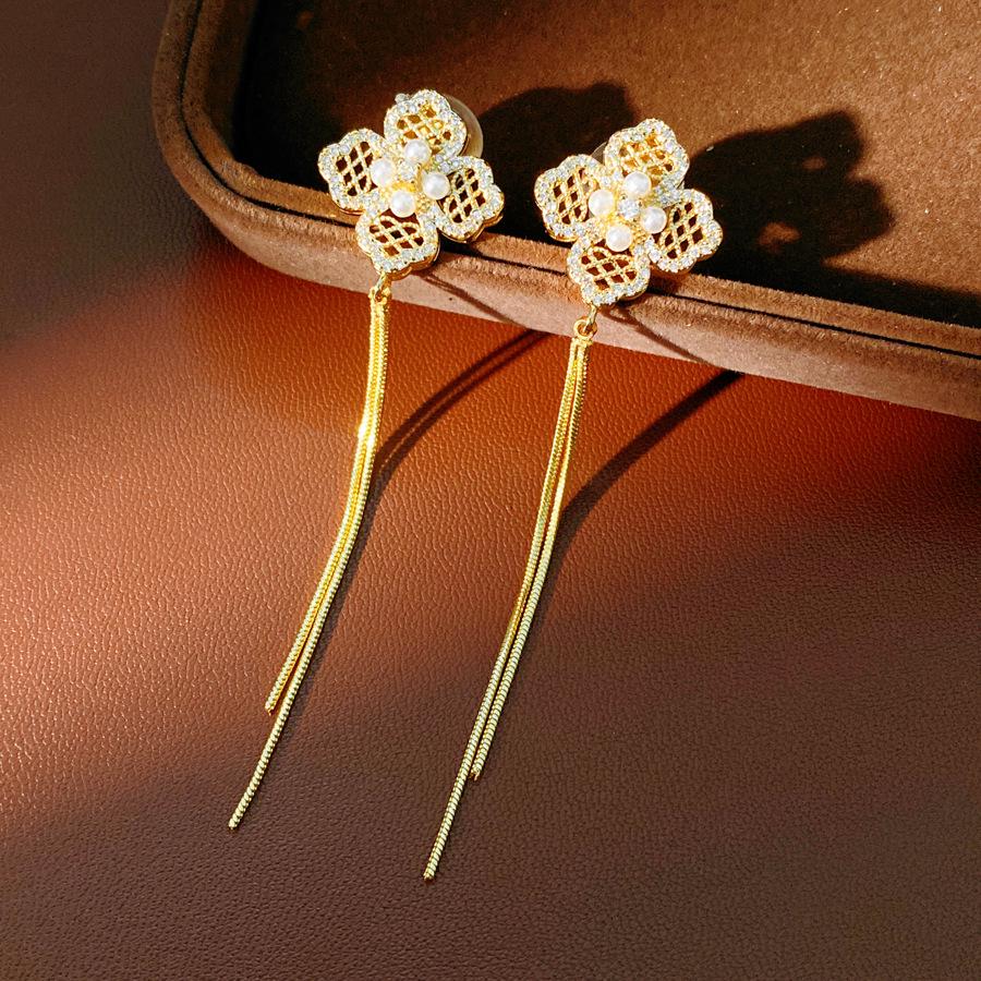18K Gold-Plated Zirconia Pearl Flower Tassel Ear Clip - No Piercing Required