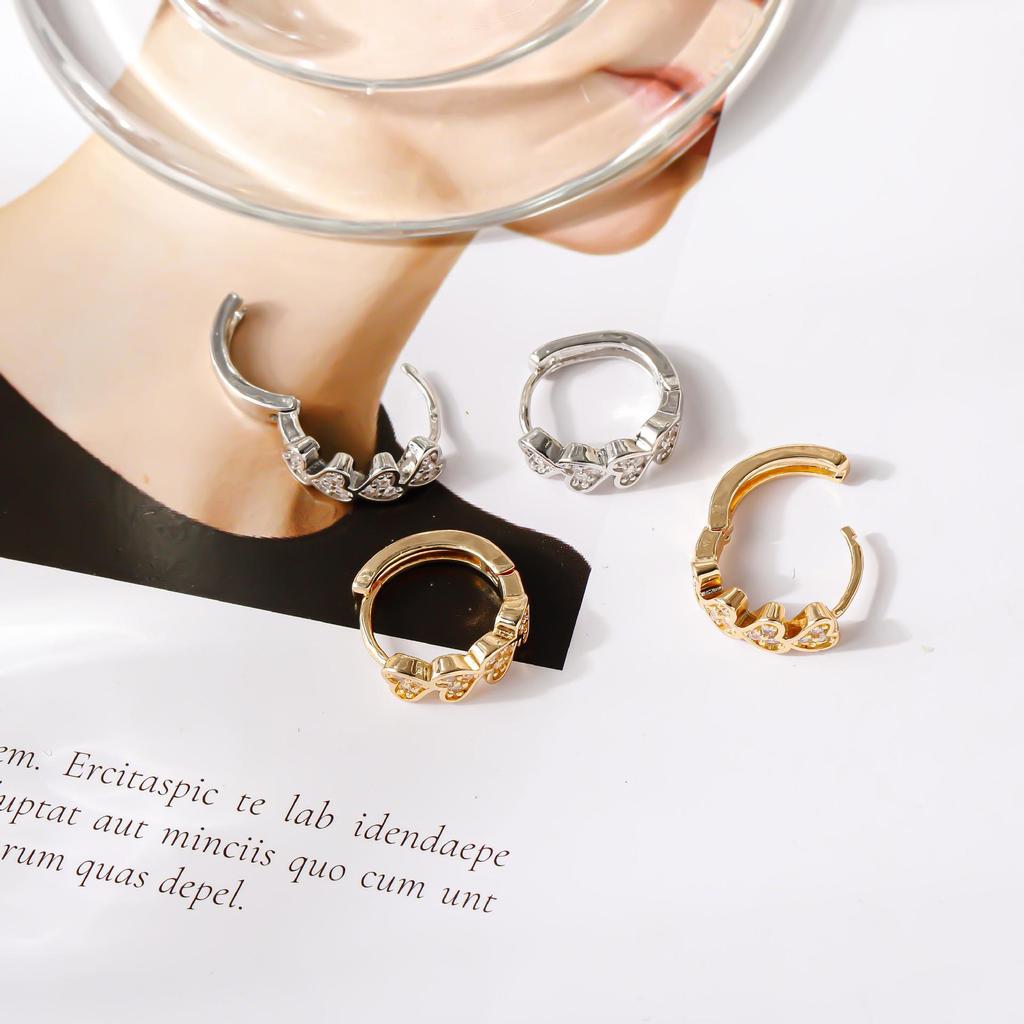 Elegant Heart Shape Earrings: Japanese-Korean Design, Exquisite Craftsmanship, High-End Accessory