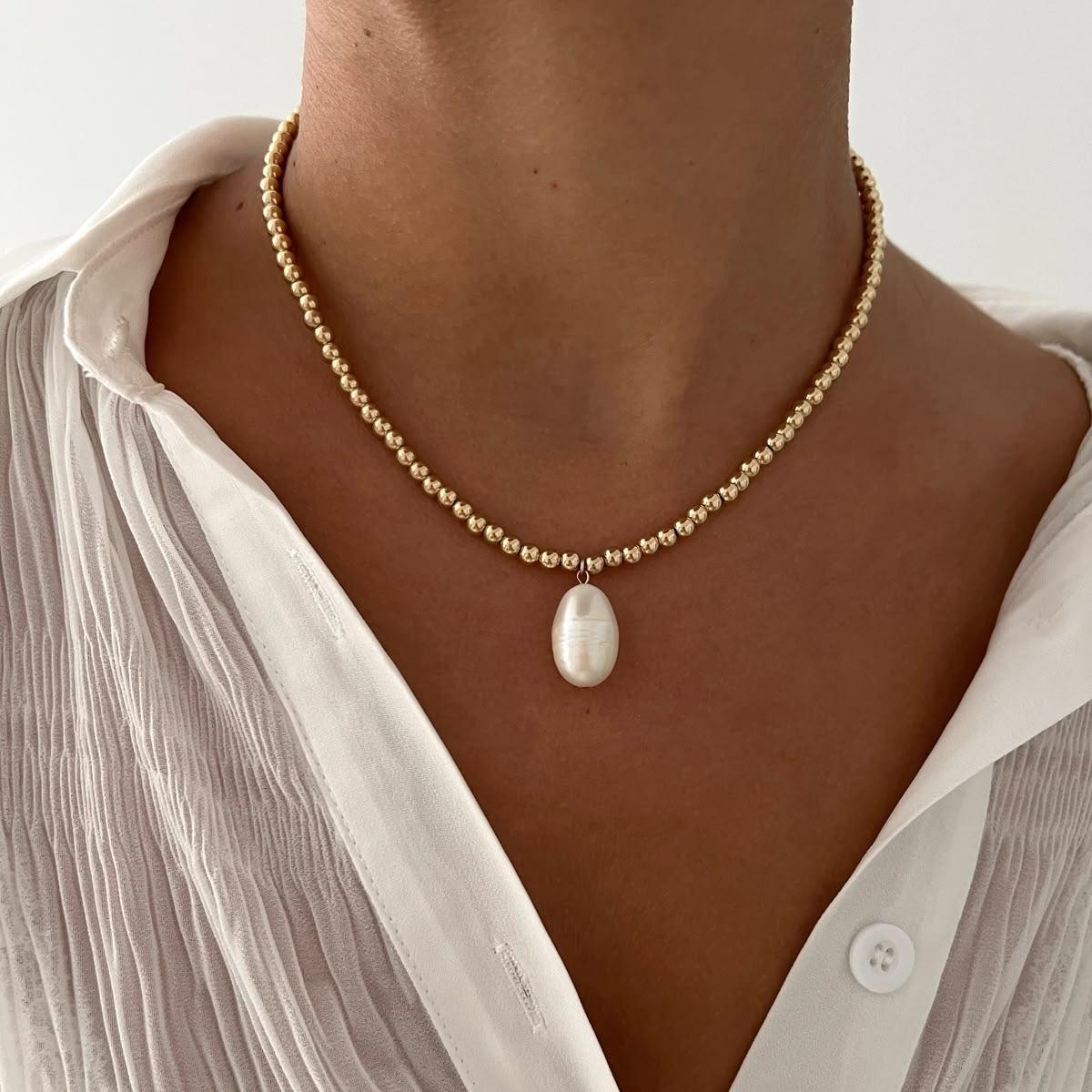 

Vlen Gold-Plated Brass Beaded Necklace with Natural Pearl Pendant Adjustable Summer Beach Jewelry for Women Vacation Accessory