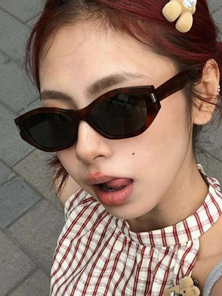 Retro Cat Eye Sunglasses Women Narrow Frame Designer Rivet Punk Gradient Lens Vintage Summer Eyewear