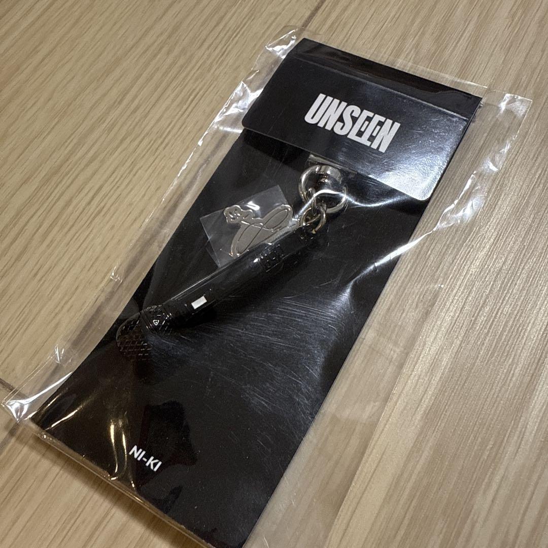 

[USED] ENHYPEN UNSEEN Microphone Keyring Niki
